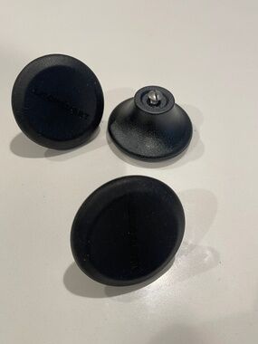 Le Creuset, Set of 3 phenolic knobs